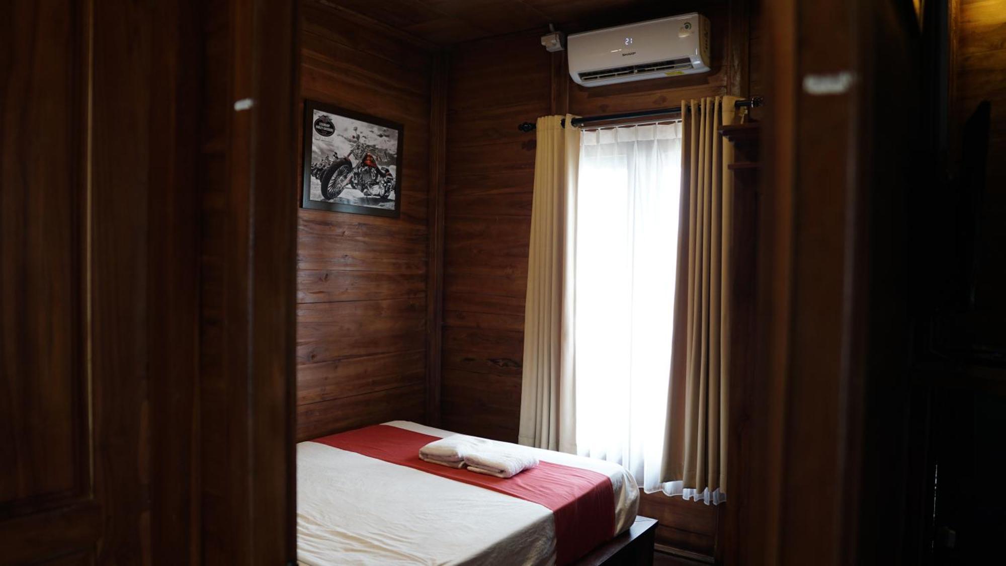 Grand Raka Homestay ロヴィーナ エクステリア 写真