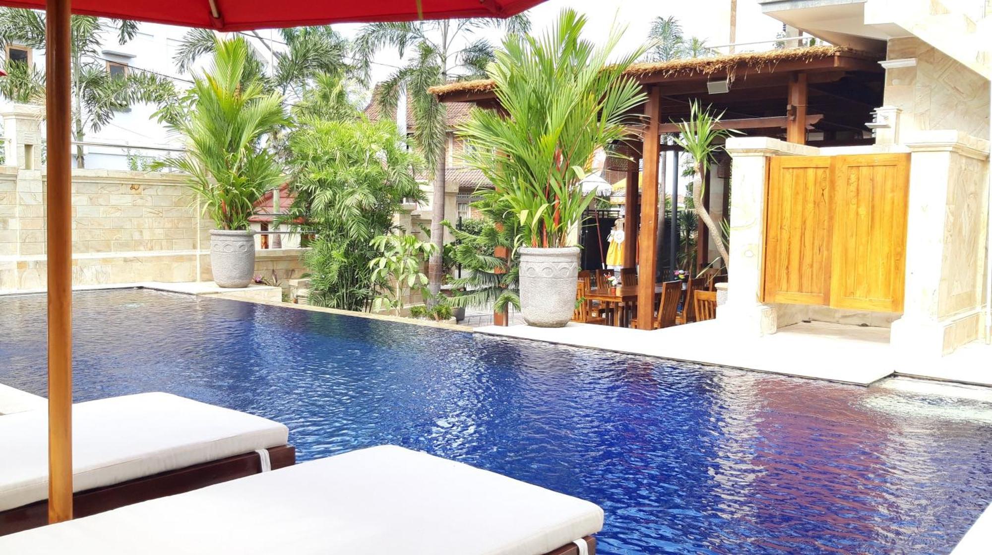Grand Raka Homestay ロヴィーナ エクステリア 写真
