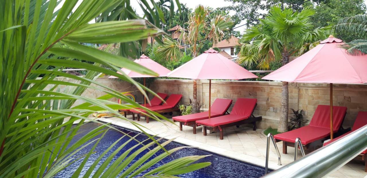 Grand Raka Homestay ロヴィーナ エクステリア 写真