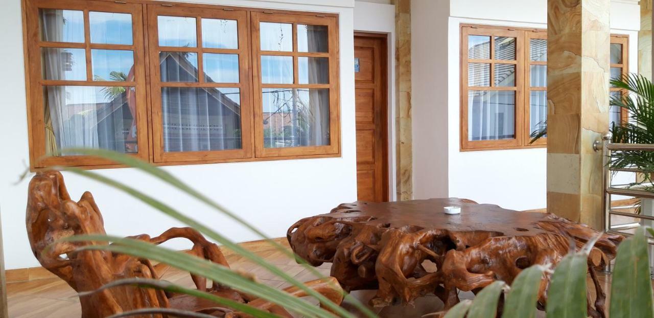 Grand Raka Homestay ロヴィーナ エクステリア 写真